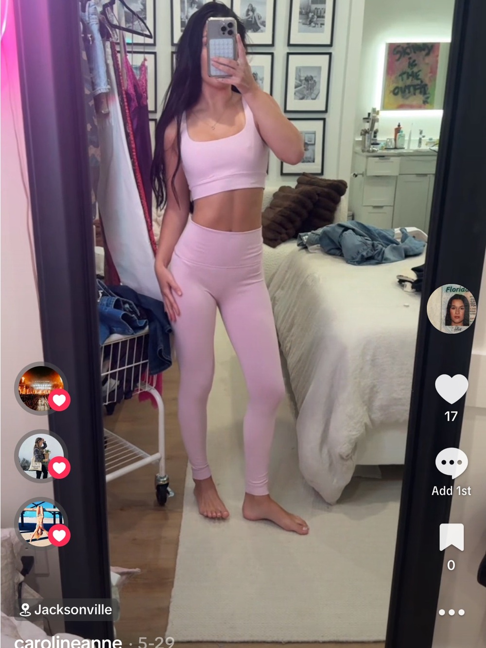 Light Pink Activewear Set - Scoop Neck Sports Bra & High-Waist Leggings